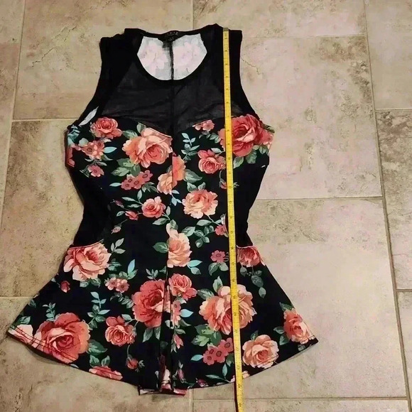 Guess Mesh Panel Peplum Tank - Picture 6 of 12